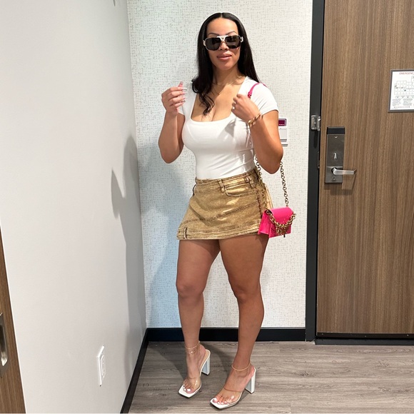 Meet your Posher, Tyla - Picture 3 of 4